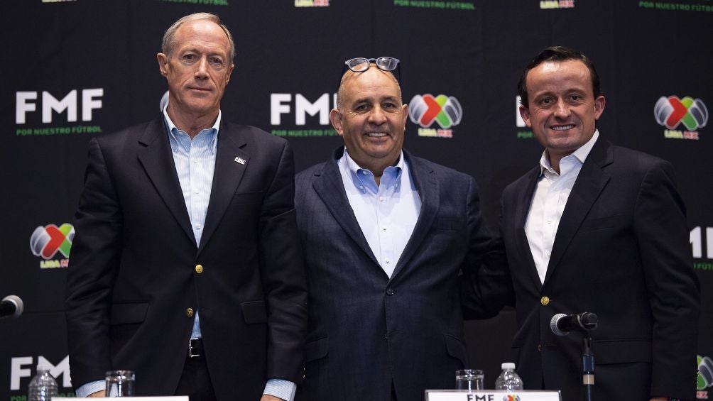 Sisniega, Arriola y Rodríguez durante la presentación en la FEMEXFUT