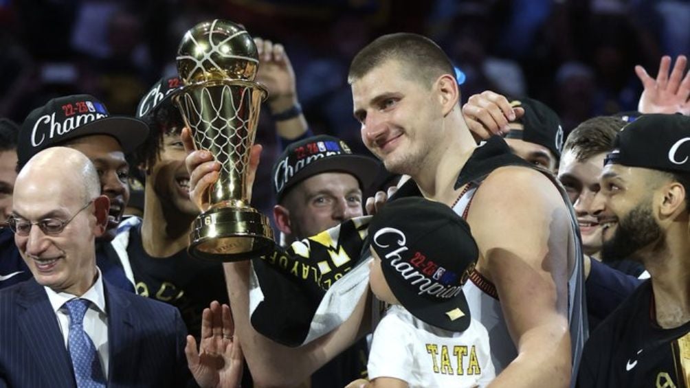 Jokic se llevó el trofeo al MVP de Las Finales