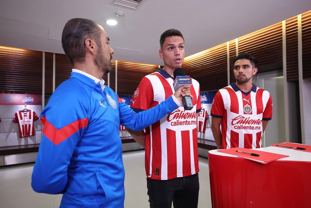 Óscar Whalley dio su primera entrevista como jugador de Chivas 