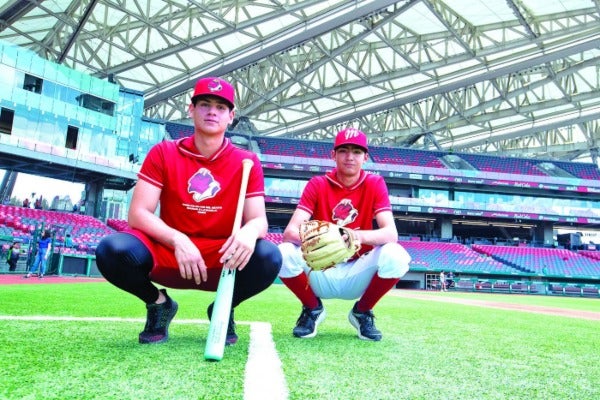 Ángel Arredondo (izq.) y Humberto Cruz (der.) son las dos mayores promesas de los Diablos Rojos