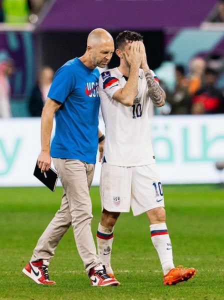 Pulisic y Berhaltar tras ser eliminados de Qatar 2022