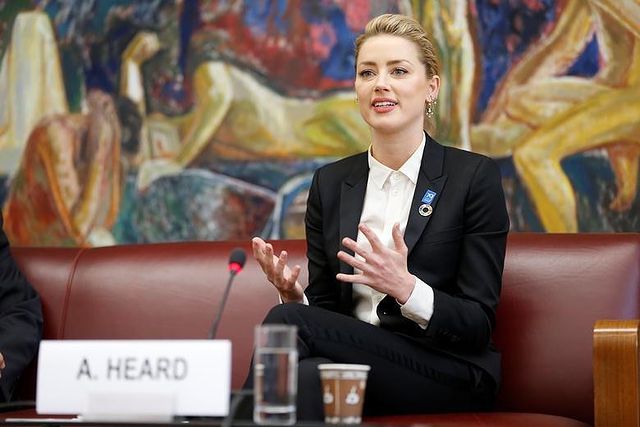 Amber Heard en un evento