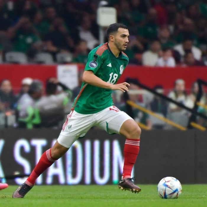 Luis Chávez durante un partido de México 