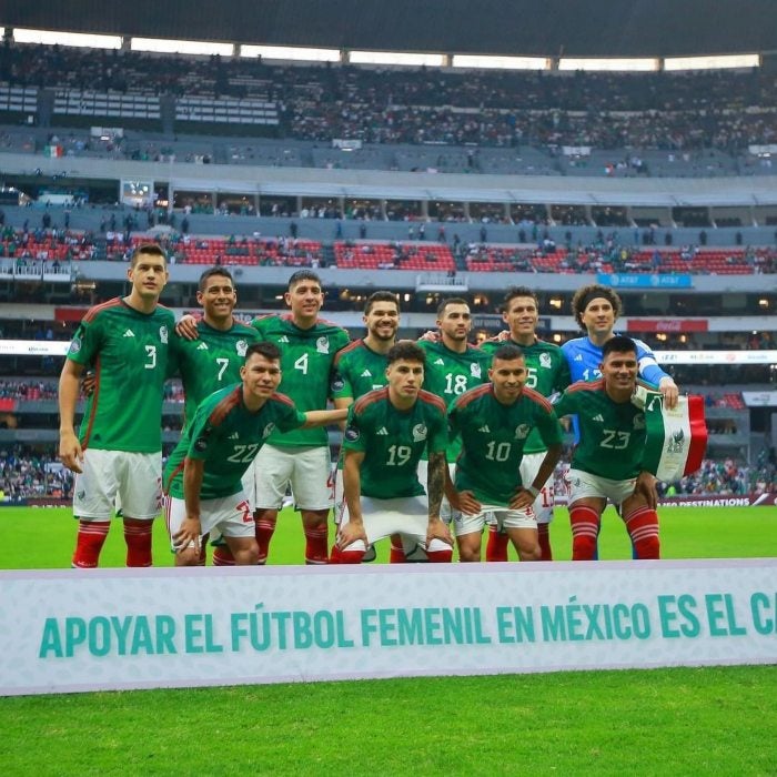 Luis Chávez durante un partido de México 