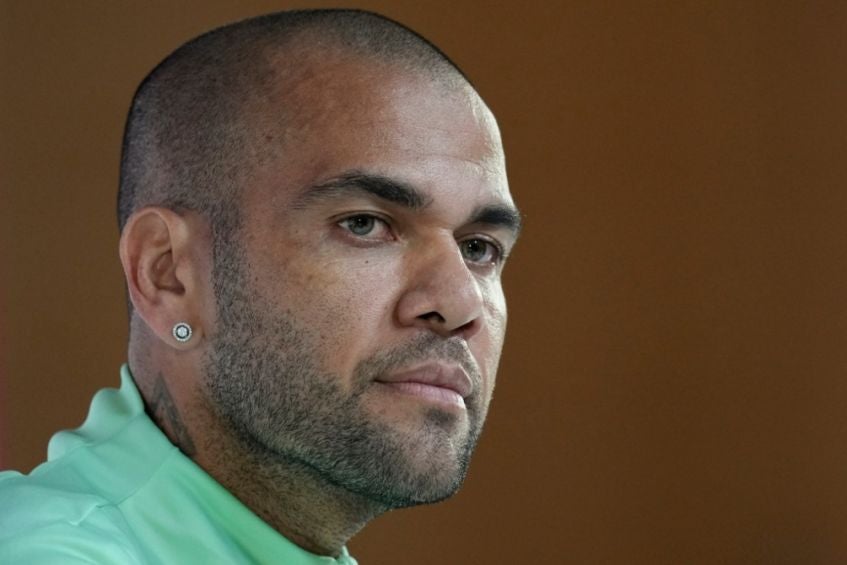 Dani Alves en una conferencia de prensa