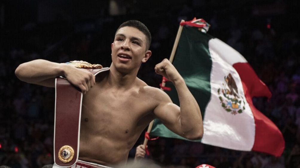 El boxeador mexicano luego de una victoria