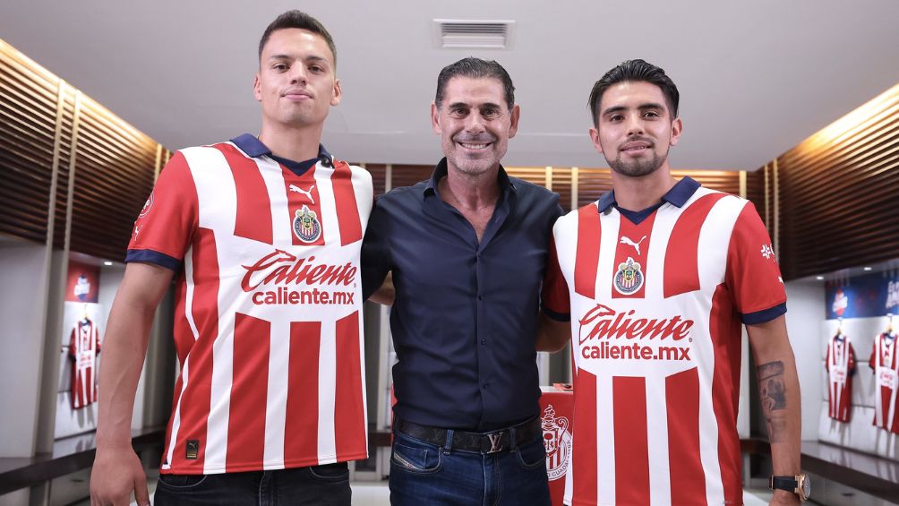 Oscar Whalley junto a Fernando Hierro y Ricardo Marín