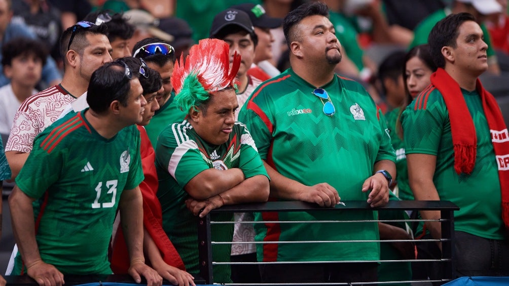 Afición mexicana en el EU vs México