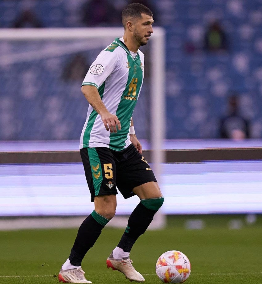 Guido Rodríguez en un partio del Betis