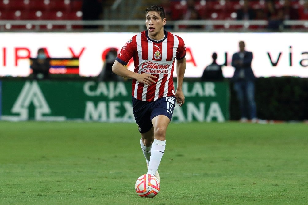 Luis Olivas en partido con Chivas