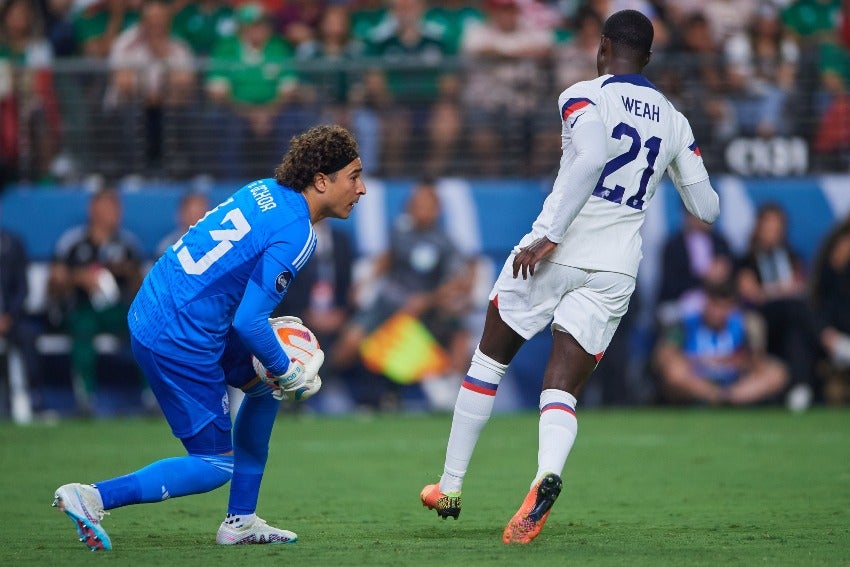 Memo Ochoa en el juego ante Estados Unidos