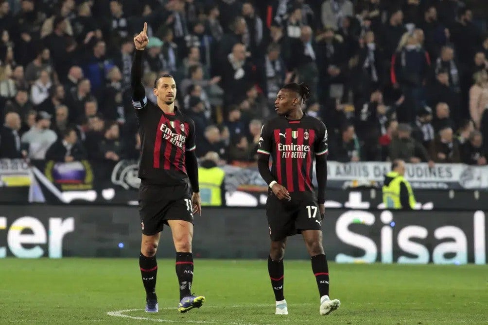 Ibrahimovic celebrando un gol con el AC Milan