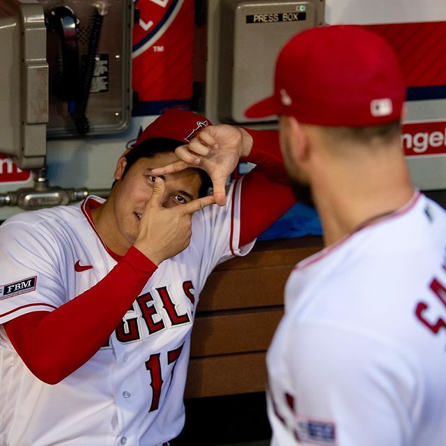 Shohei Ohtani con Patrick Sandoval