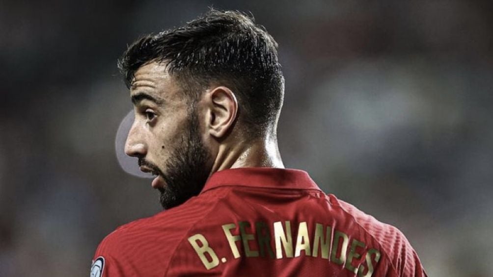 Bruno Fernandes durante el encuentro ante Bosnia