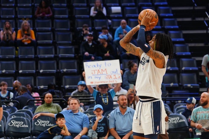 Ja Morant durante un partido de la NBA