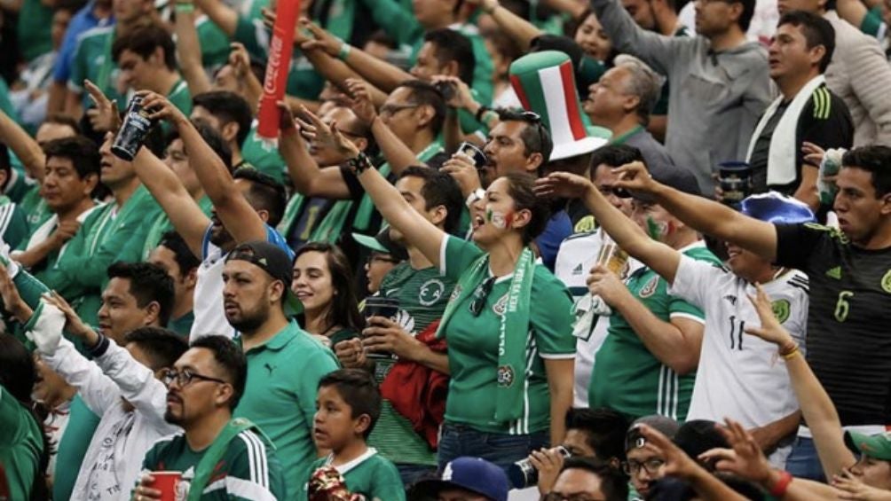 La afición mexicana durante el grito