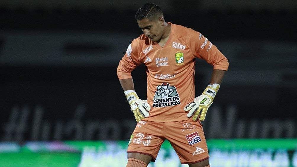 Alfonso Blanco en partido con León