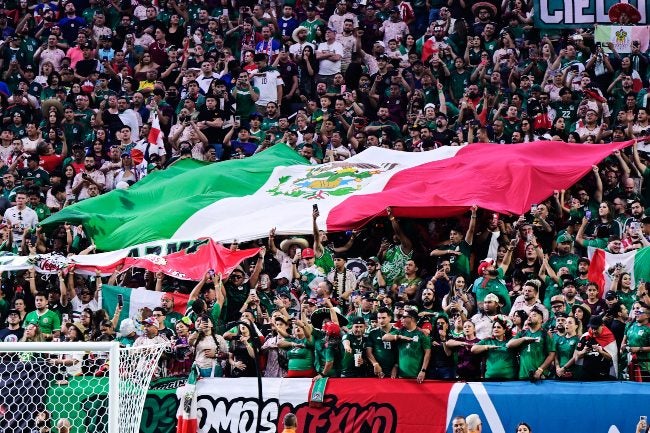 Aficionados mexicanos durante el partido