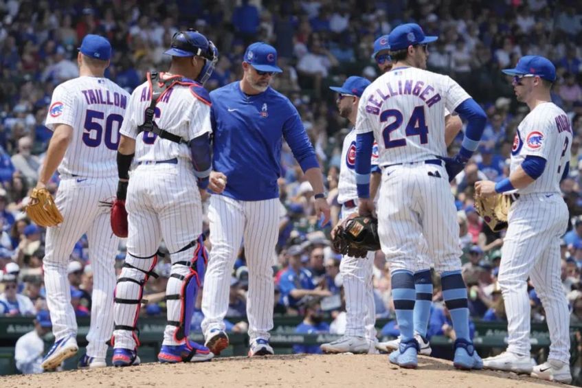 Reunión de los Chicago Cubs en el montículo 