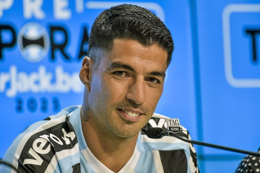 Suárez en conferencia de prensa con el Gremio