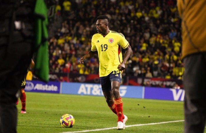 Diber Cambindo durante un partido con la Selección Colombiana