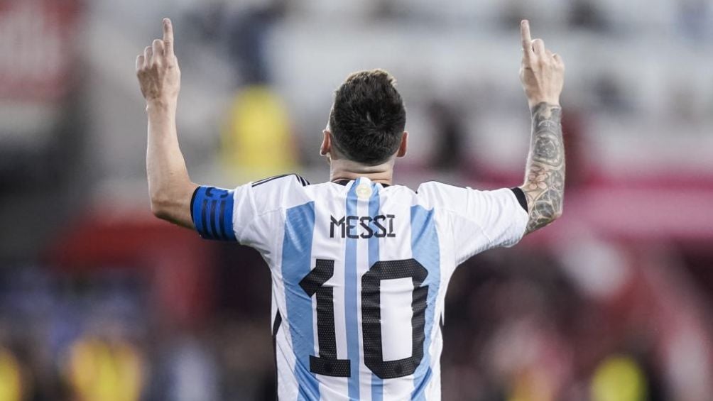 Messi celebrando con Argentina