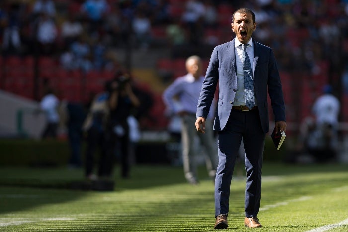 Jaime Lozano en un partido con Querétaro