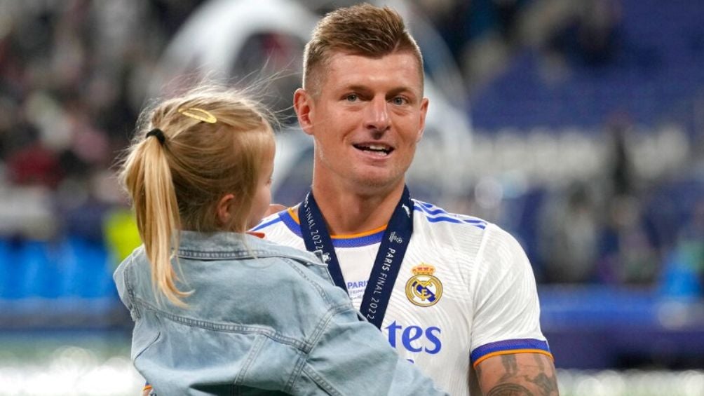 Kroos seguirá por un año con Real Madrid