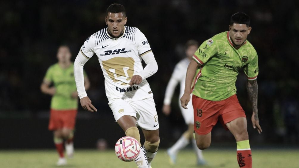 Fernández en un juego ante Pumas