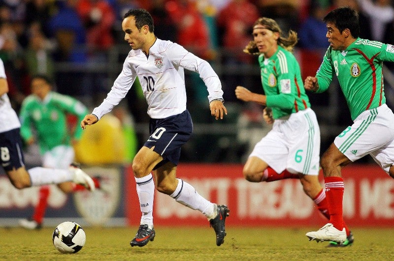 Donovan enfrentando a la Selección de México 