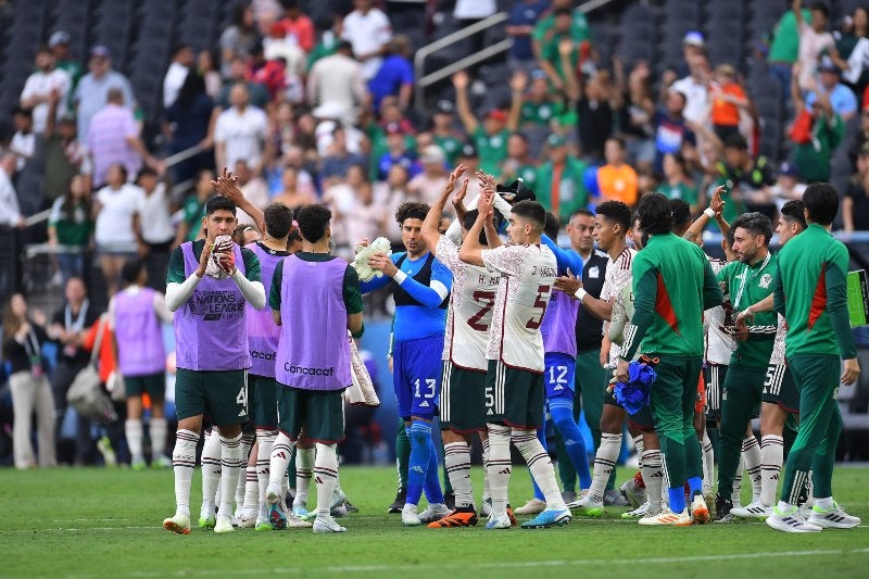 El Tri celebrando el Tercer lugar de la Nations League 