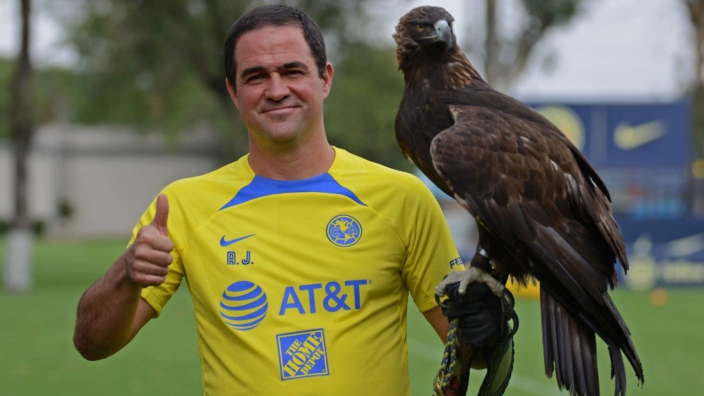 André Jardine sueña en grande con América