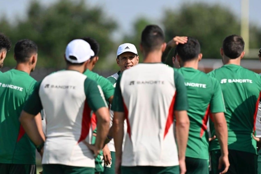 Jaime Lozano en entrenamiento con la Selección Mexicana