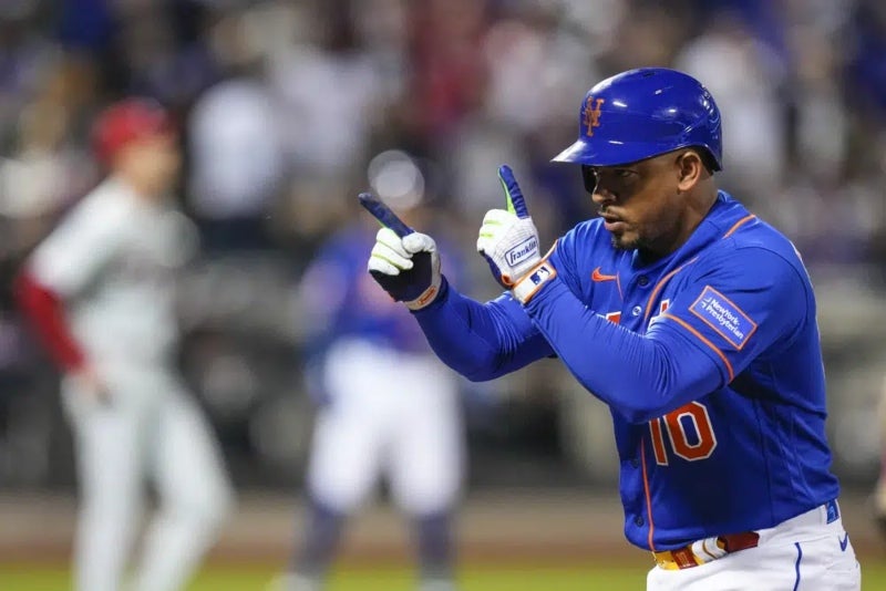 Eduardo Escobar celebrando un home run con los Mets 