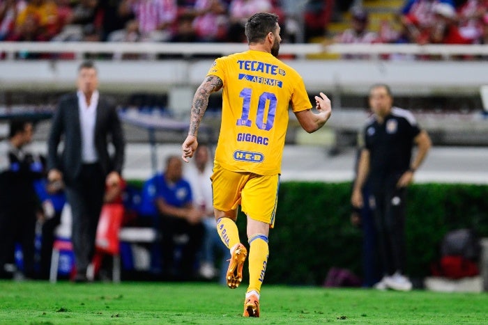 Gignac celebra tras anotar