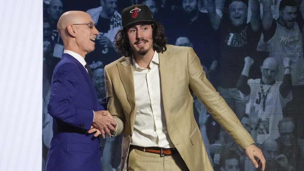 El basquetbolista fue seleccionado en el Draft