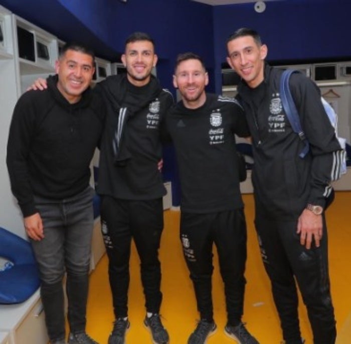 Riquelme junto a Messi, Di María y Paredes