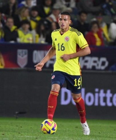 Castaño jugando para la Selección de Colombia