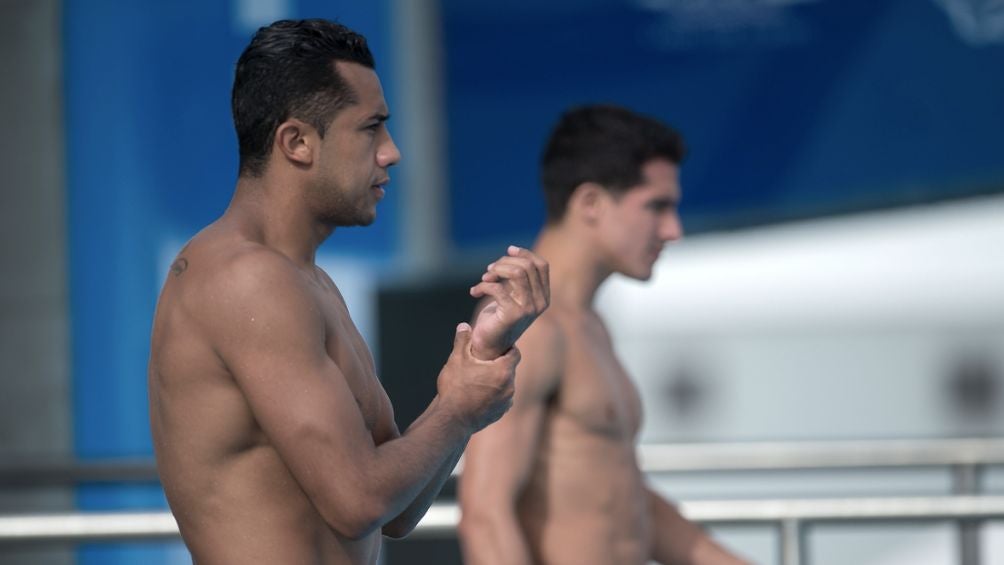 Jahir Ocampo antes de un clavado