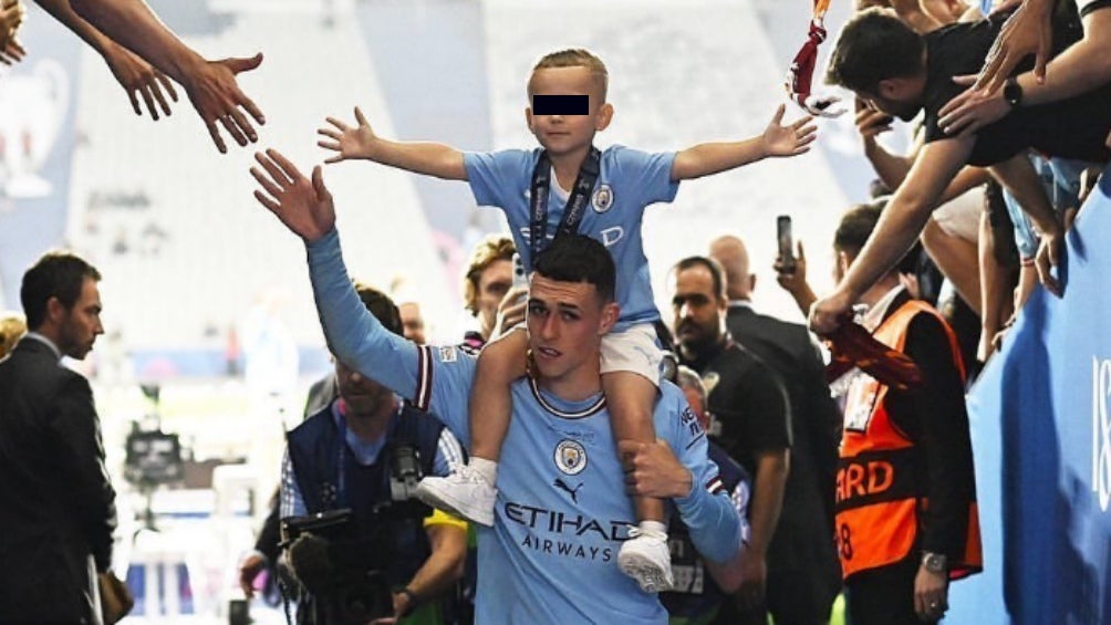 Phil Foden y su hijo Ronnie