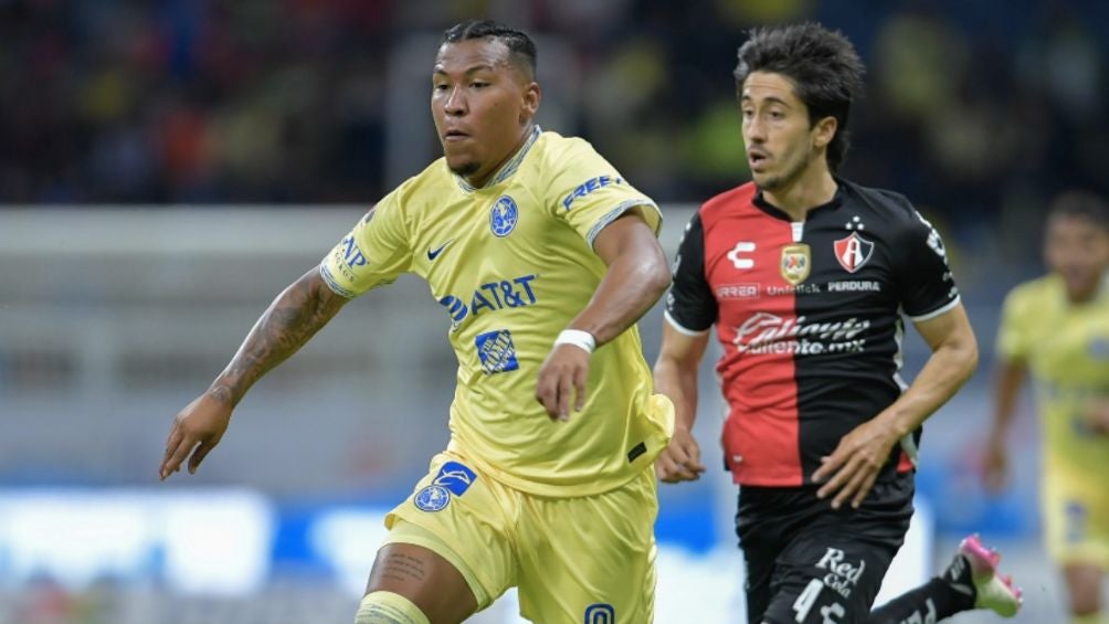 Martínez durante un juego ante Atlas