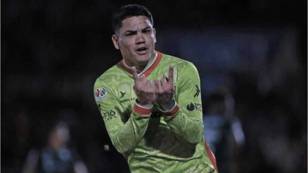 'Toro' Fernández celebrando gol con Juárez