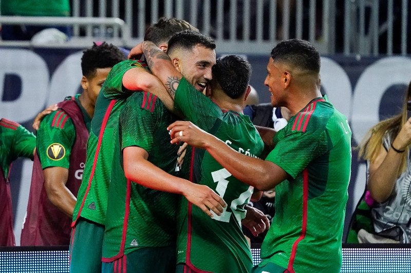 Selección Mexicana celebrando el triunfo en Copa Oro 