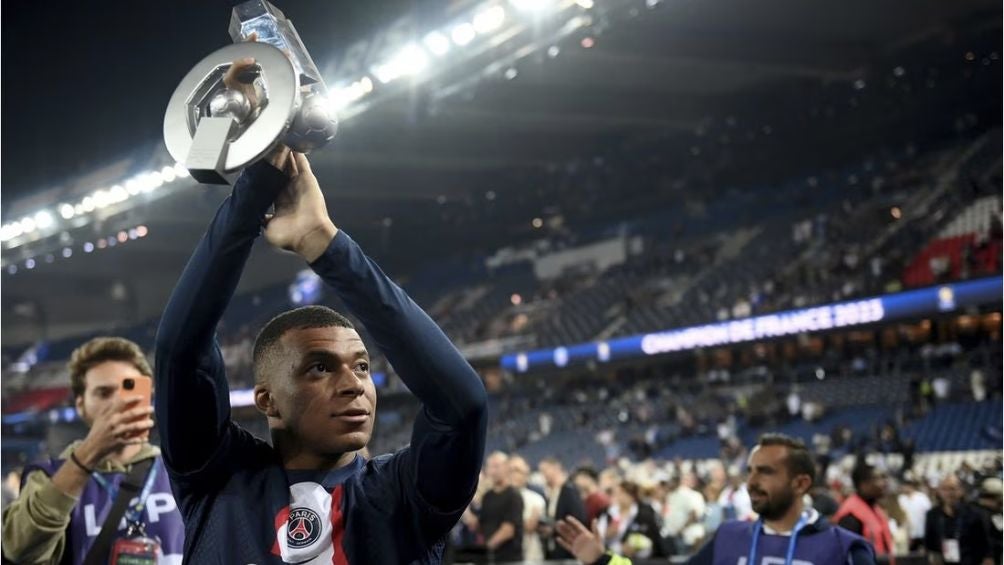 Kylian celebra el campeonato de la Ligue One