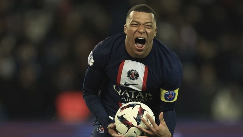 Kylian celebra un gol con el PSG