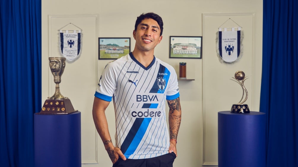 Puebla trollea a Rayados por el diseño de su jersey