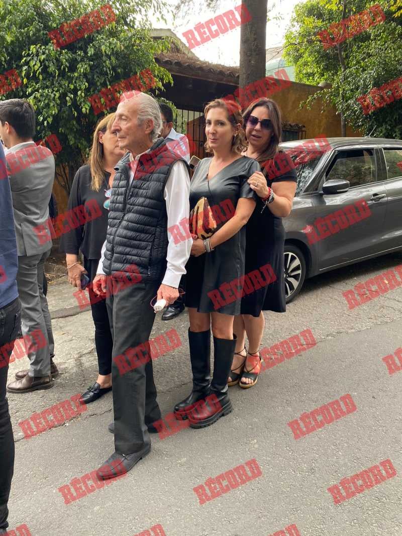 Don José Manuel Fernández sorprendió al revelar que se casó con la conductora.