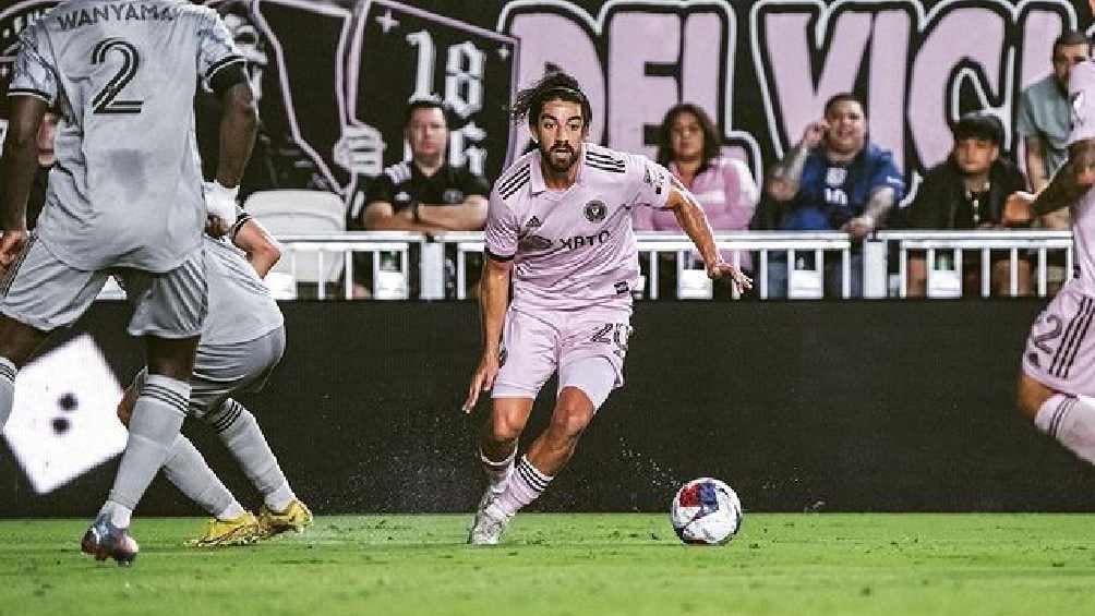 Pizarro podría salir tras la llegada de Messi