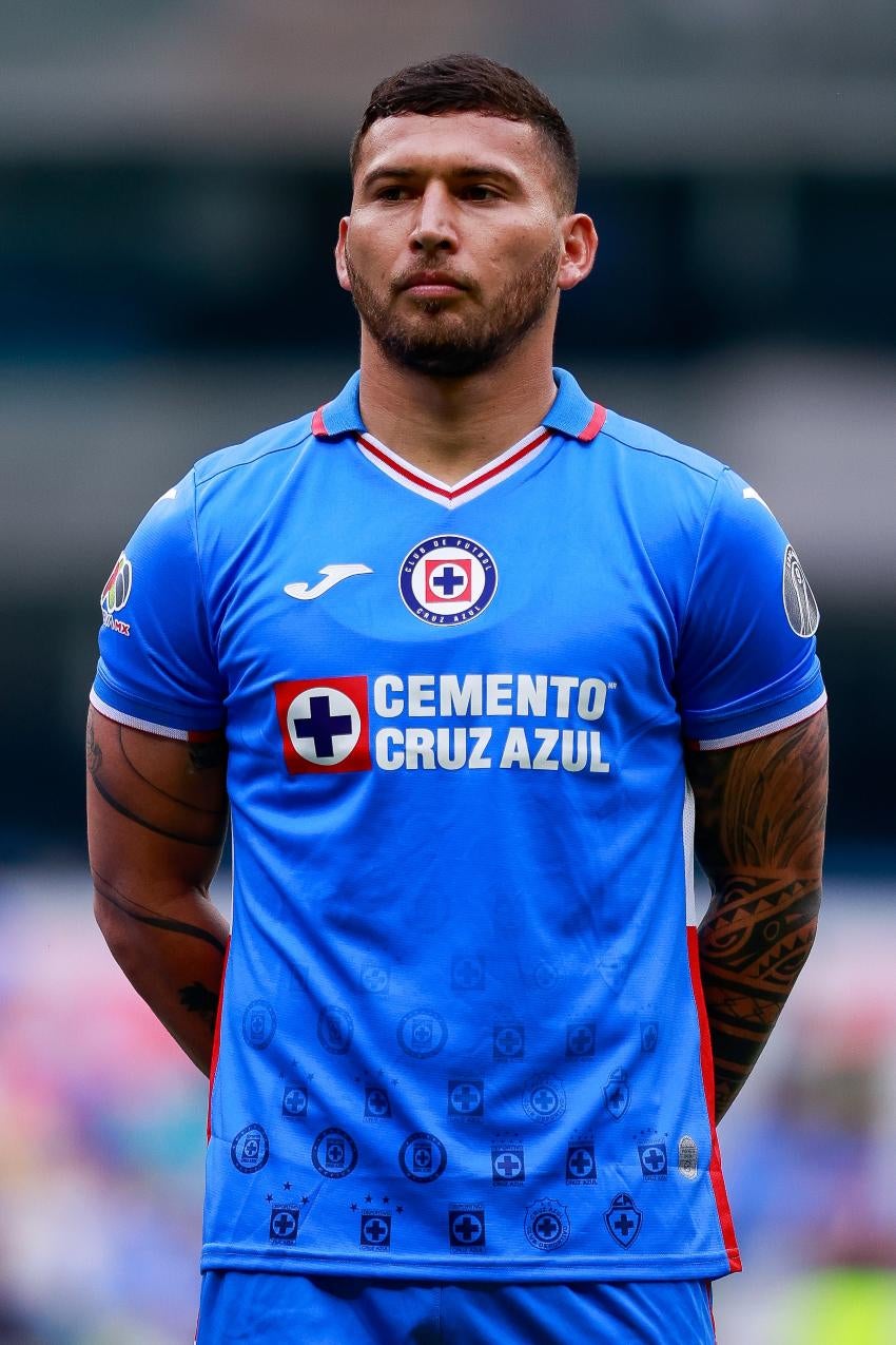 Juan Escobar en un partido de Cruz Azul