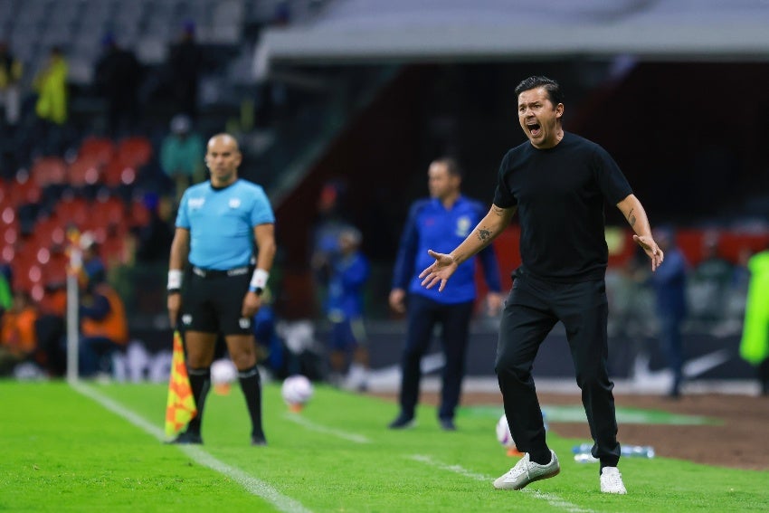 Diego Mejía en el juego vs América